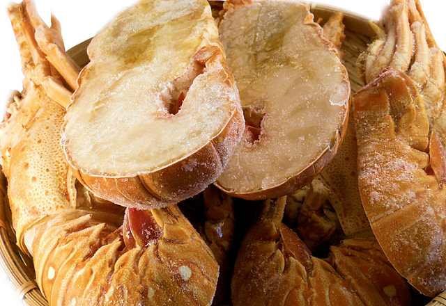 伊勢エビ半割カット×6個入り（丸ごと3尾分）