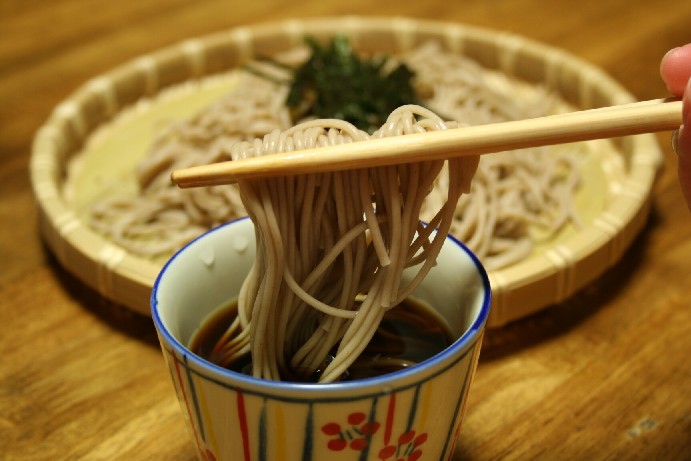 八割そば（つゆ付）6人前をプレゼント！